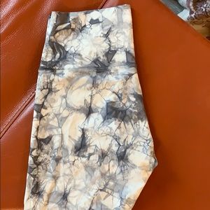 Lululemon limited edition chibori WU crop legging